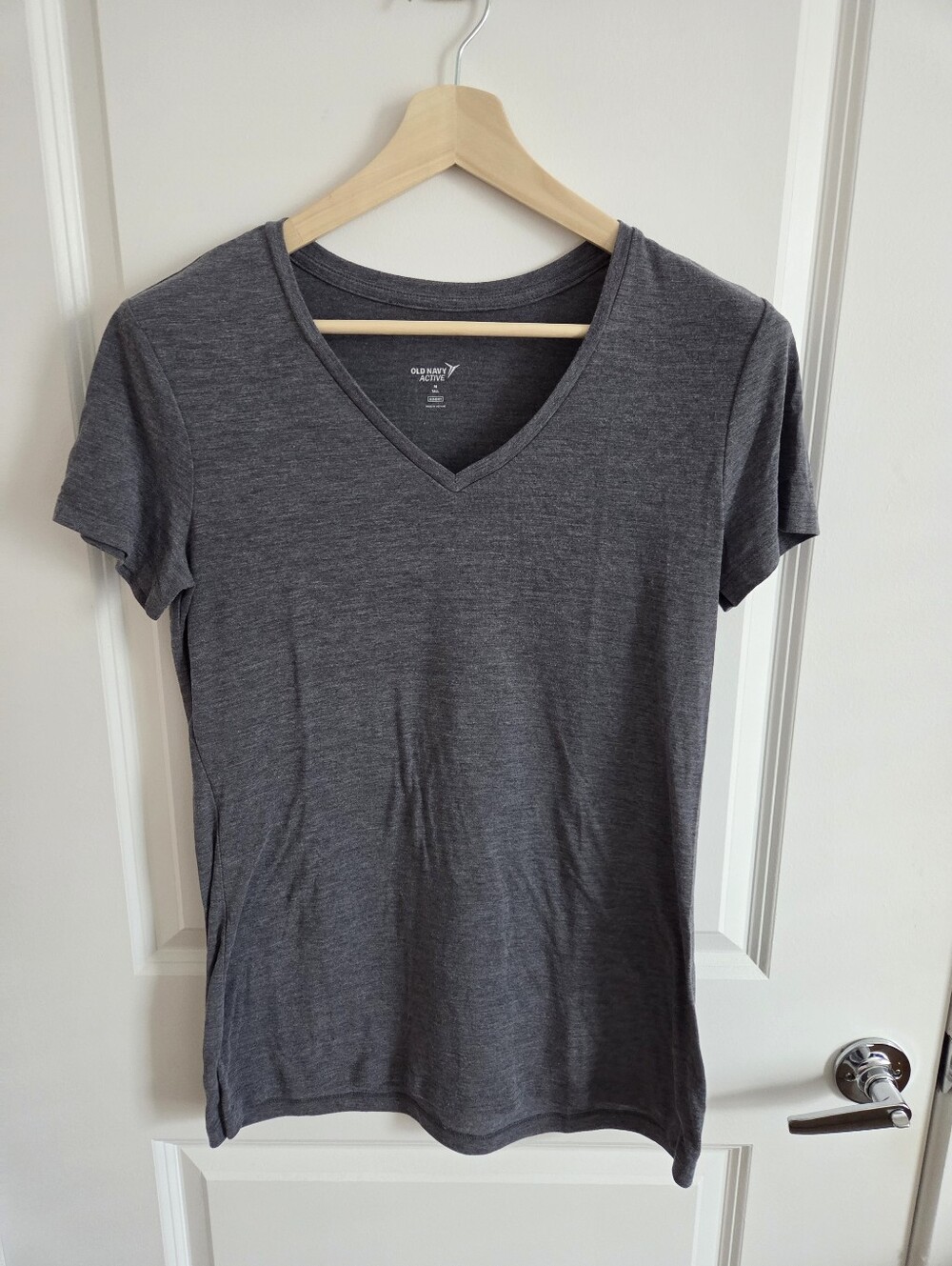 Old Navy Active Gray V-Neck Go-Dry Tee, Size Medium Tall